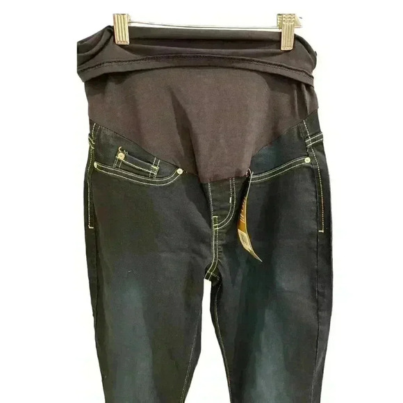 Levi's Signature Maternity Skinny Jeans Size Small.  New With Tags - Picture 3 of 6